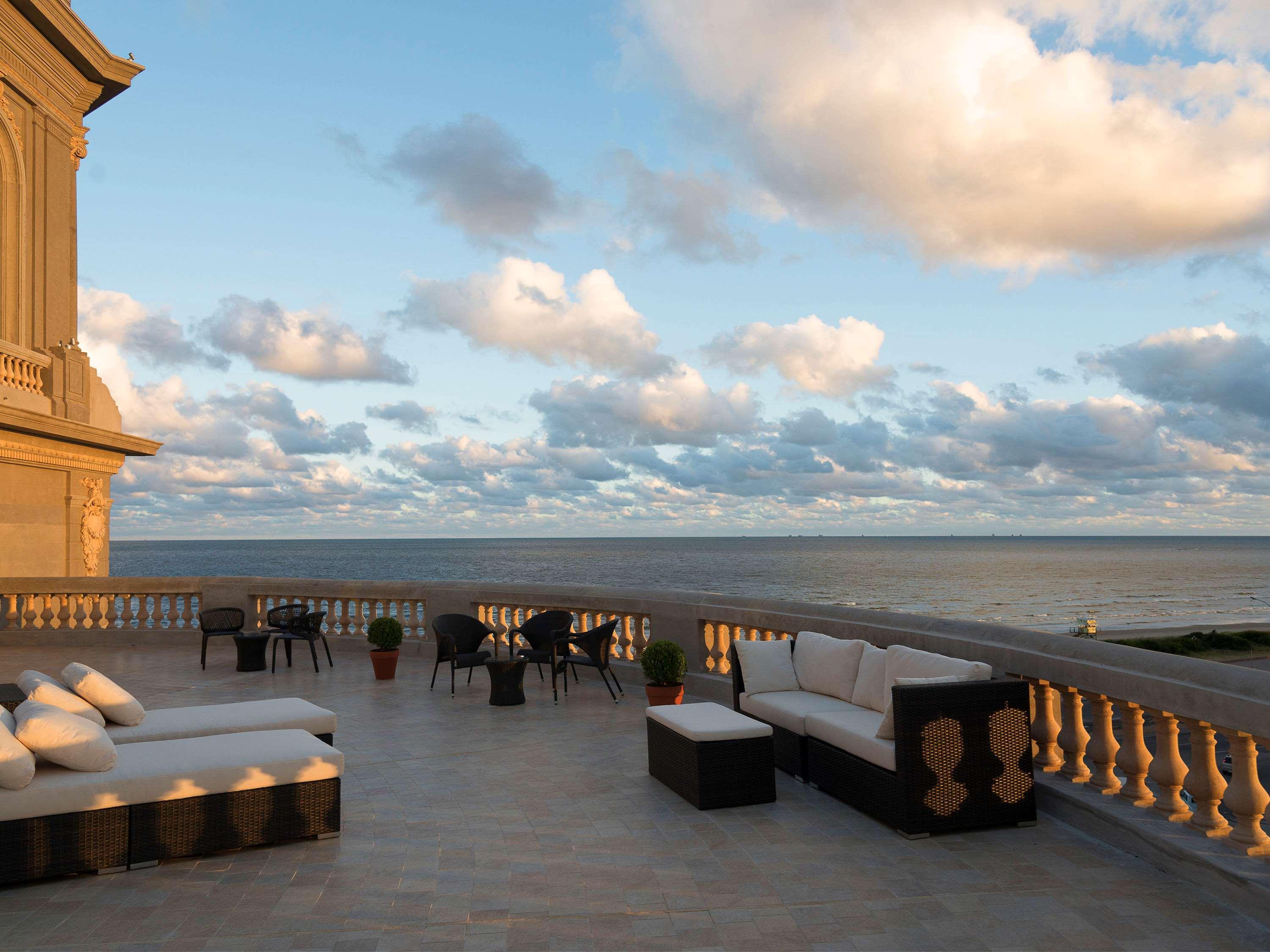 Sofitel Montevideo Casino Carrasco & Spa Exteriör bild The terrace