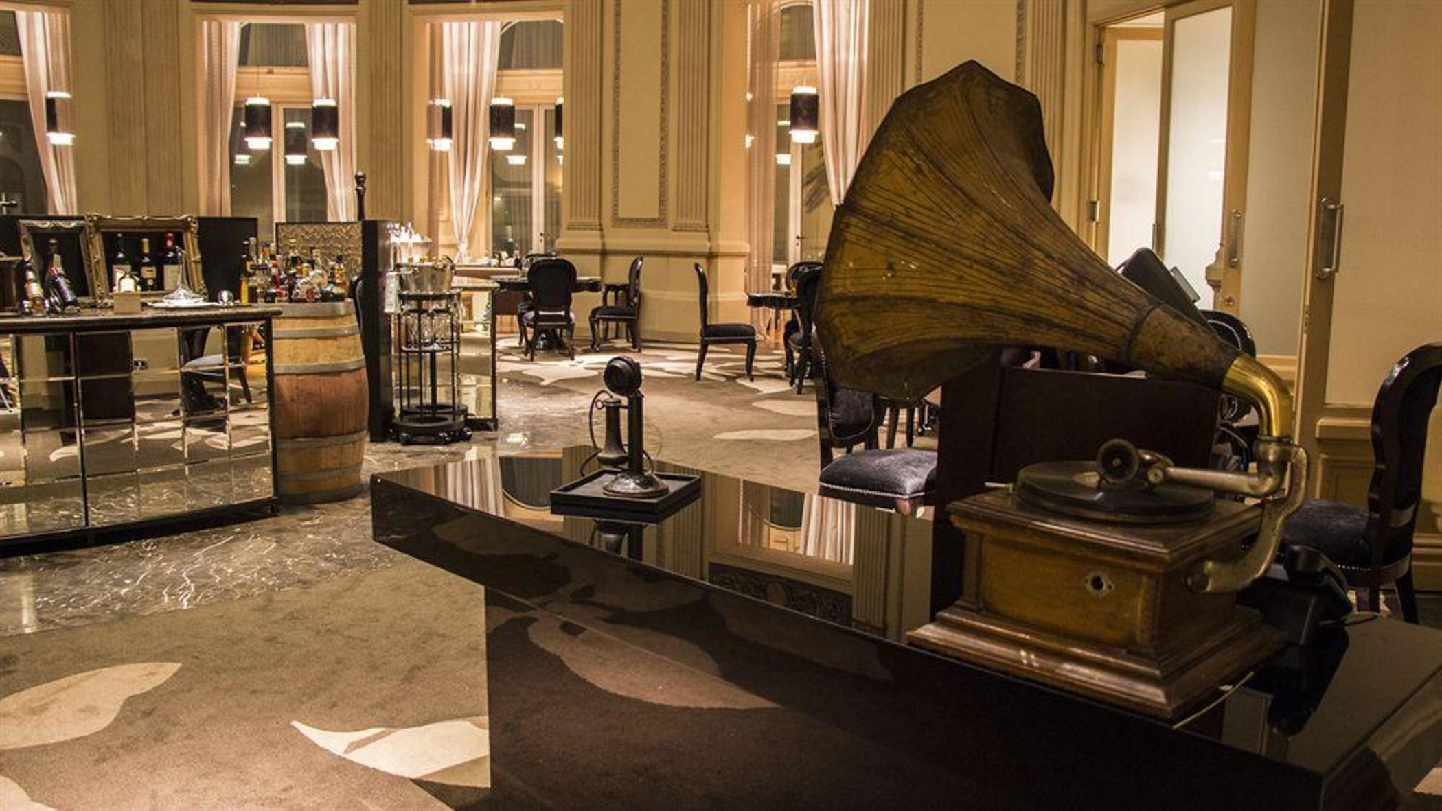 Sofitel Montevideo Casino Carrasco & Spa Exteriör bild The piano in the lobby of the Mandarin Oriental, Paris