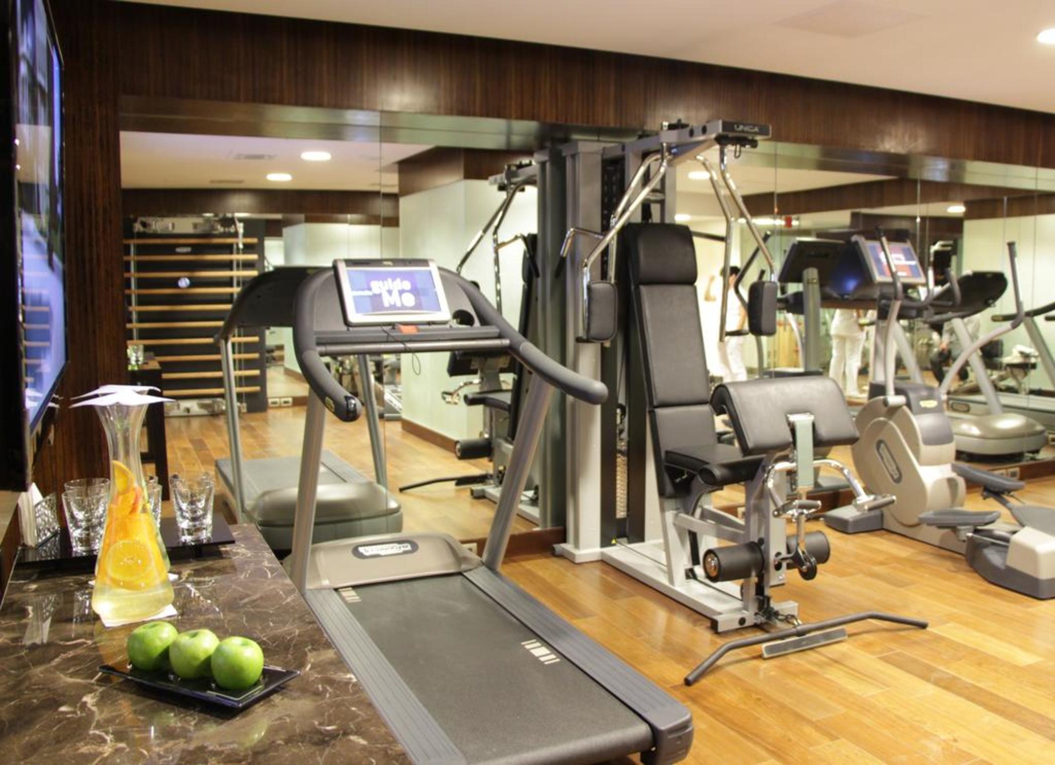Sofitel Montevideo Casino Carrasco & Spa Exteriör bild A gym at a hotel
