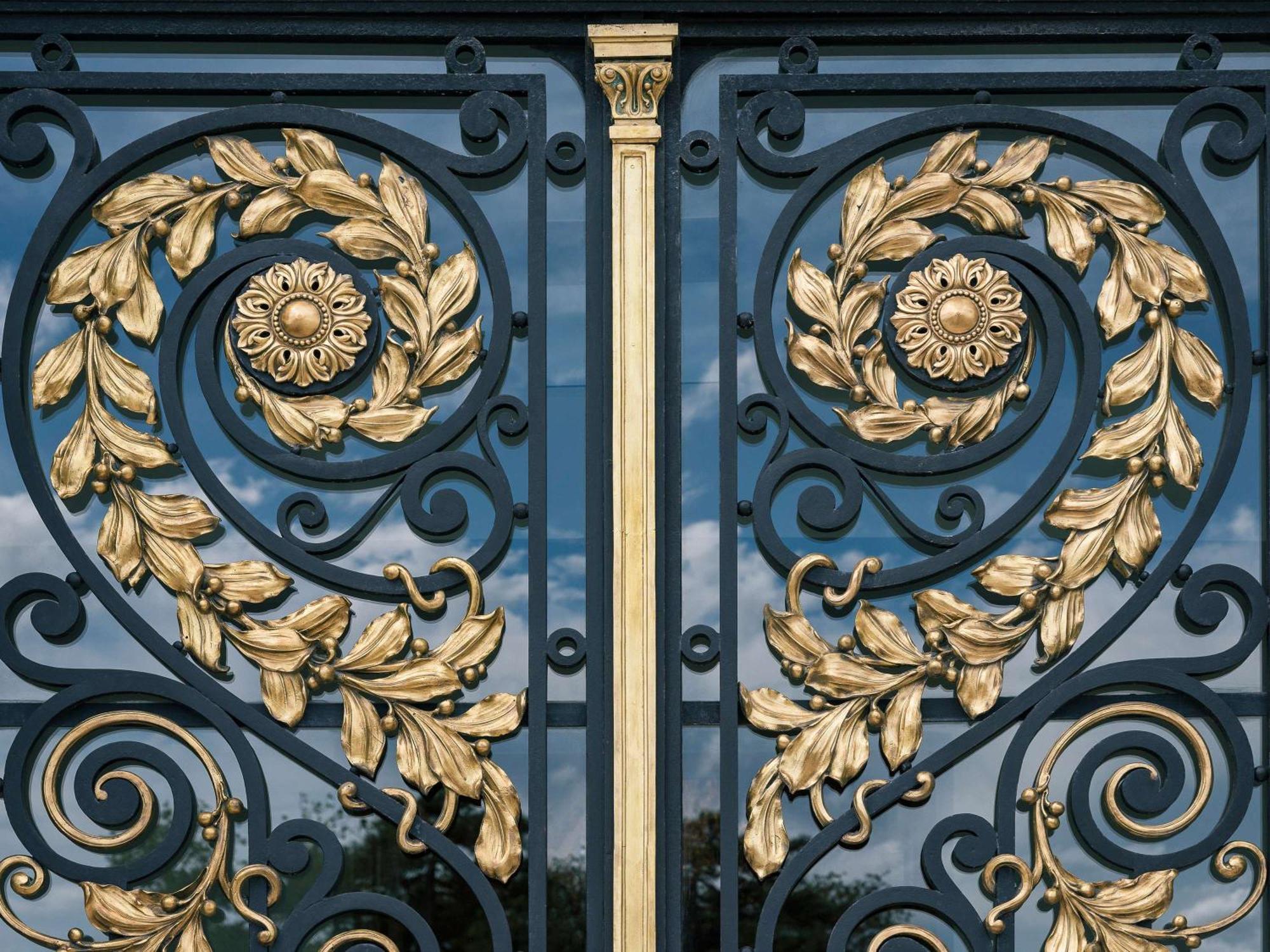 Sofitel Montevideo Casino Carrasco & Spa Exteriör bild Wrought iron gate